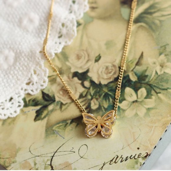 NEW 18K Gold Plated Diamond Butterfly Necklace - Picture 5 of 8
